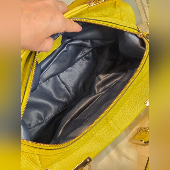 Coach Madison Pinnacle Pebbled Leather Lily Handbag - Picture 12 of 14